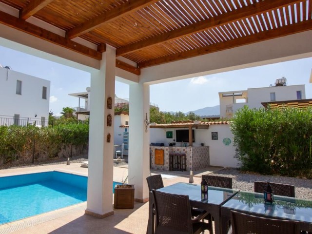 Stunning 'Not to be Missed' 4 Bedroom Villa with Private Pool Close to the Sea - GR199r