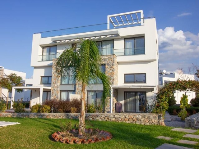 JUST REDUCED-Front Line Sea vie ① from this Stunning Duplicate ① Apartment on this attractive site lloythth Shared s Lloimming Pool, in kleine Erenkoy ** 