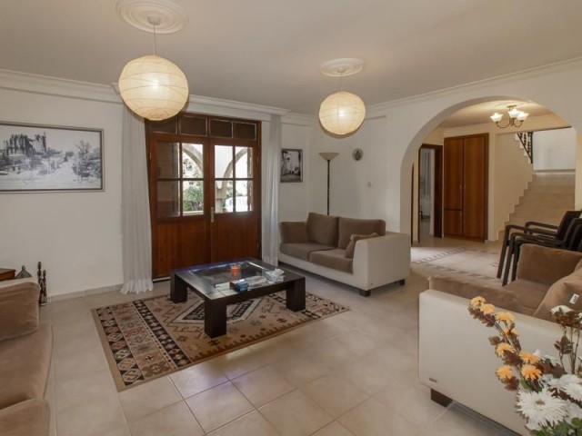 Great Location - Spacious  Luxury 3 + 1 Bedroom Villa Set in a Private Exclusive Development - close to Escape Beach in Alsancak