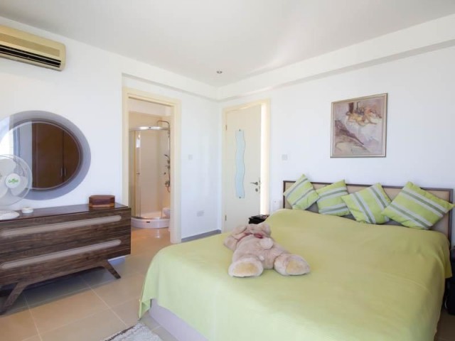 ویلا 3 خوابه خیره کننده با استخر گرم خصوصی و چشم اندازهای شگفت انگیز پانوراما از اسنتپه و دریای مدیترانه ** 