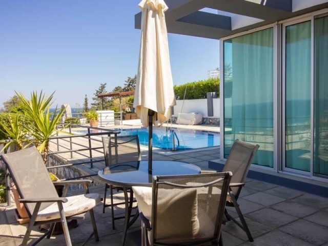 Stunning 3 Bedroom Villa with Private 'Heated' Pool, And Amazing Panoramic Views of Esentepe and the Mediterranean Sea 