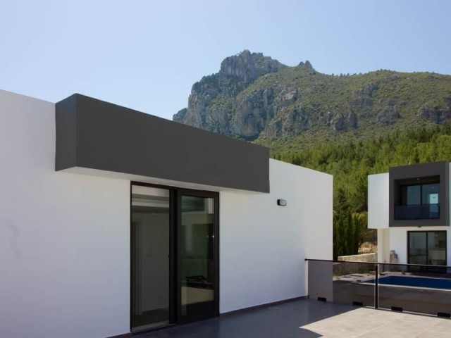 Brand ne Llogara 3 Bedroom Villas Llogara Private Pool Set In The Amazing Foothills of St Hillarion Castle In The Trans Llogarail Karmi Valley ** 