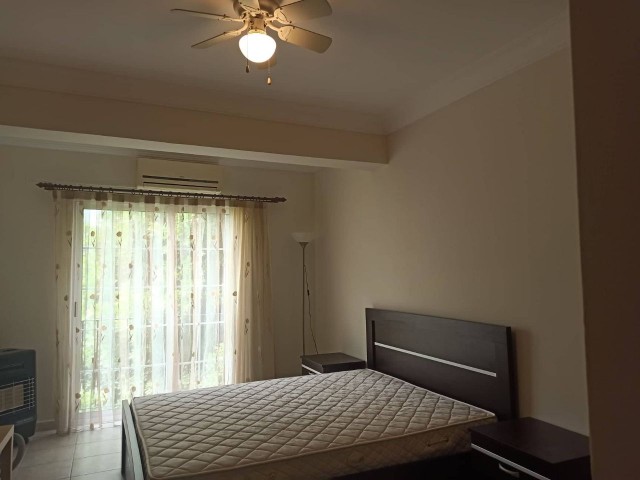 Llovell Presented 3 Bedroom Apartment In This Popular Area Of The City - Students Llovelcome ** 