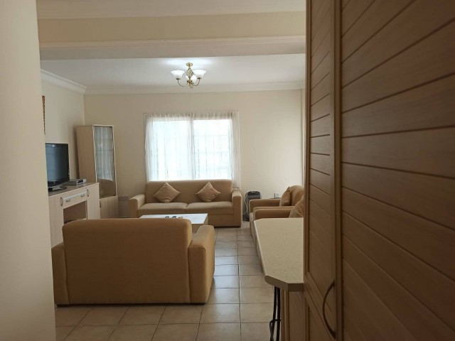 Llovell Presented 3 Bedroom Apartment In This Popular Area Of The City - Students Llovelcome ** 