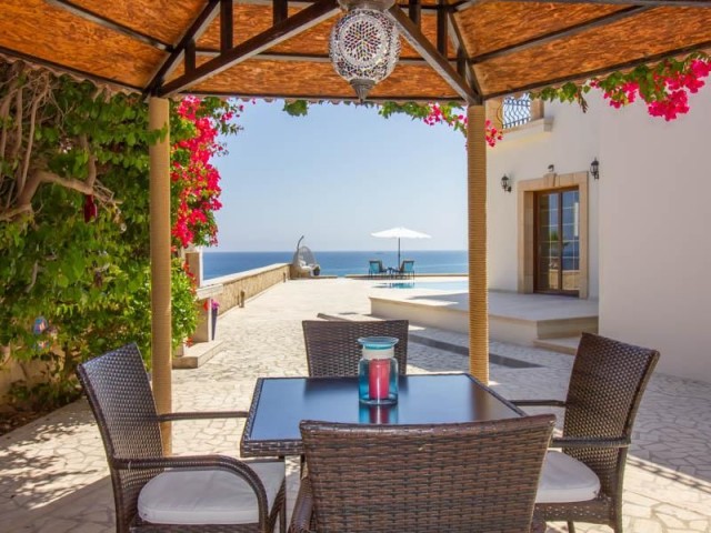 Beautifully Presented 4 Bedroom Villa With A Stunning 'Front Line,  Zero To The Sea' Position With Private Pool