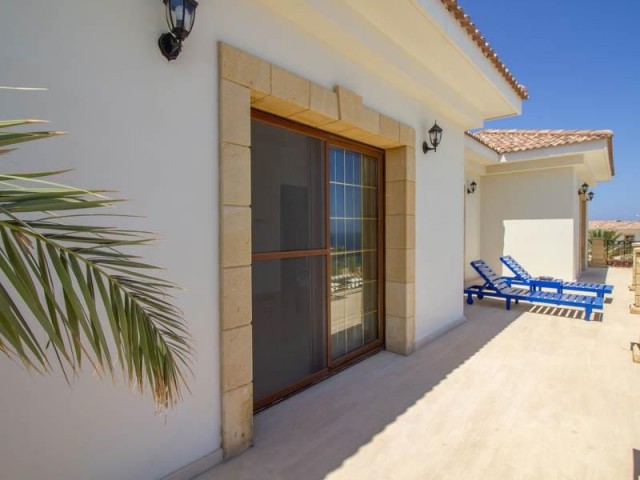 Beautifully Presented 4 Bedroom Villa With A Stunning 'Front Line,  Zero To The Sea' Position With Private Pool