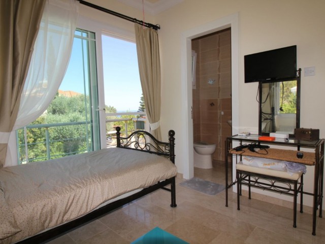 Perfect Location - 4 Bedroom Villa with Private Pool, Mountain and Sea Views - 10 Minutes from The English School of Kyrenia