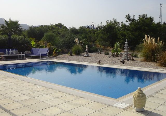 Esentepe de lü Villa mit Pool + Meerblick + Weiße Möbel + Klimaanlage ** 