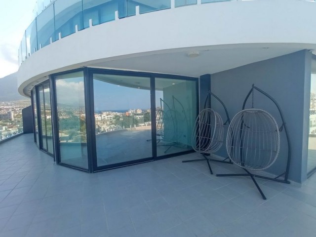 3+1 Lüks Penthouse + Ortak Yüzme Havuzu + Full Eşyalı + Merkezi Lokasyon + Türk Koçanlı