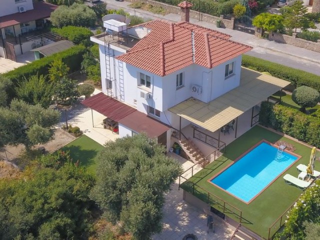 Lapta'da yenilenmiş 3+1 Villa + Özel Yüzme Havuzu + Su ve ısı yalıtımlı ref 1818