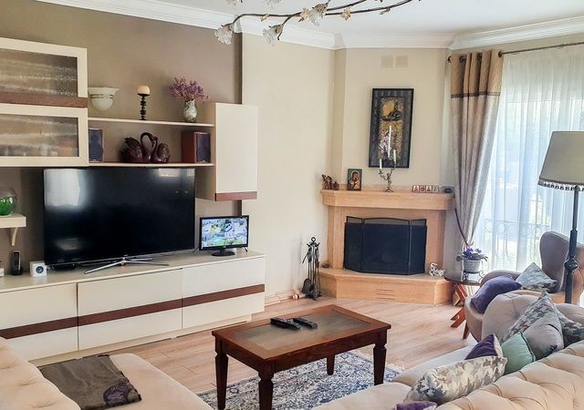 Lapta'da yenilenmiş 3+1 Villa + Özel Yüzme Havuzu + Su ve ısı yalıtımlı ref 1818