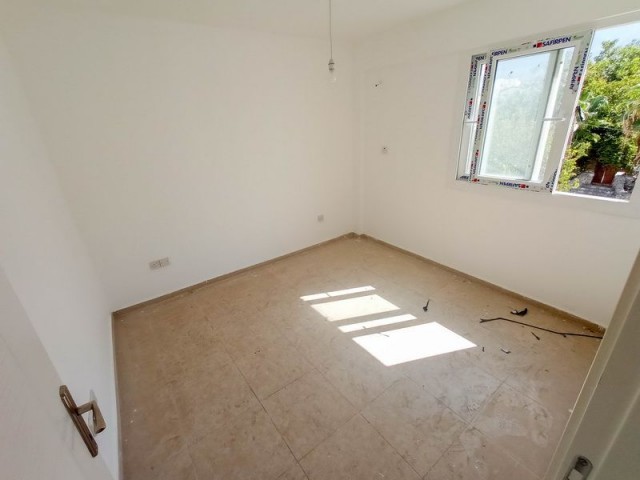 Geräumige 3+1-Maisonette-Wohnung in Alsancak + Herrlicher Blick auf die Berge + Zentrale Lage