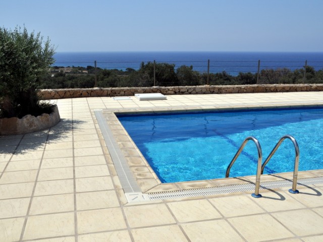 3 bedroom off plan bungalows + communal pool + sea views