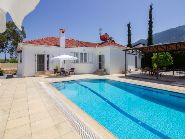 3 Bedroom Bungalow + Private Swimming Pool + White Furnishings + VAT paid + Walking Distance to the Sea + Mountain View