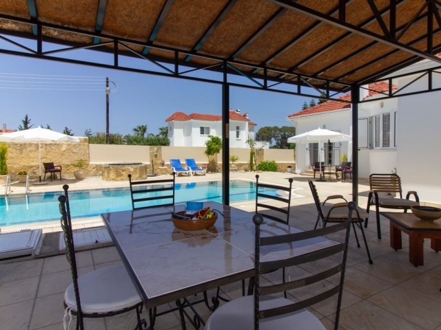 3 Bedroom Bungalow + Private Swimming Pool + White Furnishings + VAT paid + Walking Distance to the Sea + Mountain View