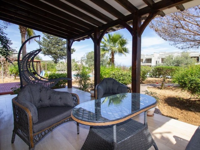 Wunderschöne 3+1-Villa + privater Pool + Hilfshaus im Garten + möbliert + perfekt positioniert