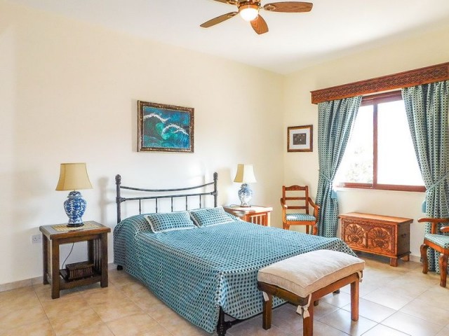 3+1 Flat with magnificent sea view + Shared swimming pool + In a quiet and peaceful site + Fully Furnished + Very reasonable price