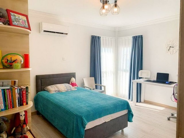 4+1 Villa in Çatalköy + Newly Furnished + Roof Terrace + Walking Distance to the Beach + Payment Plan + Security Camera + VAT Paid