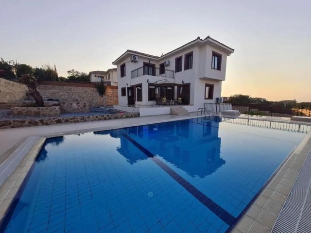 Beautiful Well Maintained  Villa With A Private Pool And An Amazing Sea And Mountain View