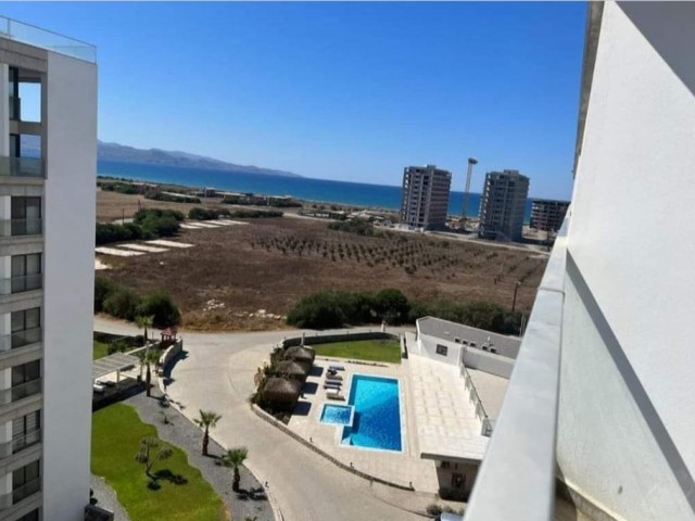 Luxuriöses Apartment mit 1 Schlafzimmer und Panoramablick auf das Meer und die Berge