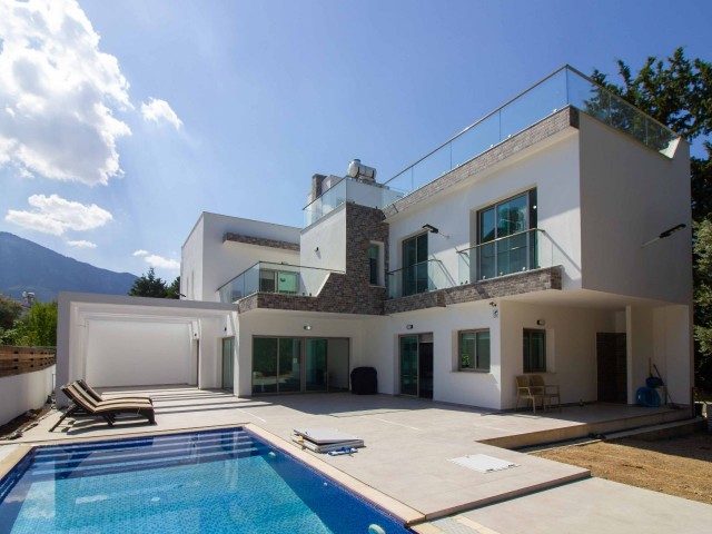 4 bedroom brand new modern design villa + private pool + rooftop terrace + large plot size