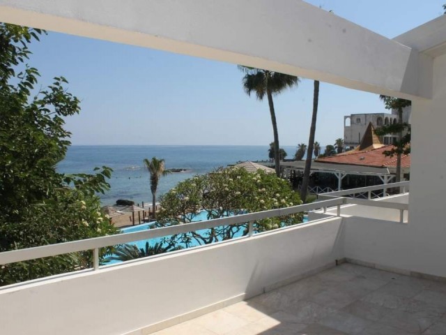 Location, Location, Location - A 3 Bedroom 'Sea Side Retreat'  with a Private Pool in a Fantastic 