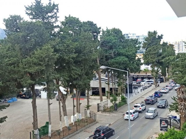 Eine neu gebaute Penthouse-Wohnung mit 2 Schlafzimmern, herrlichem Meerblick und großer Dachterrasse