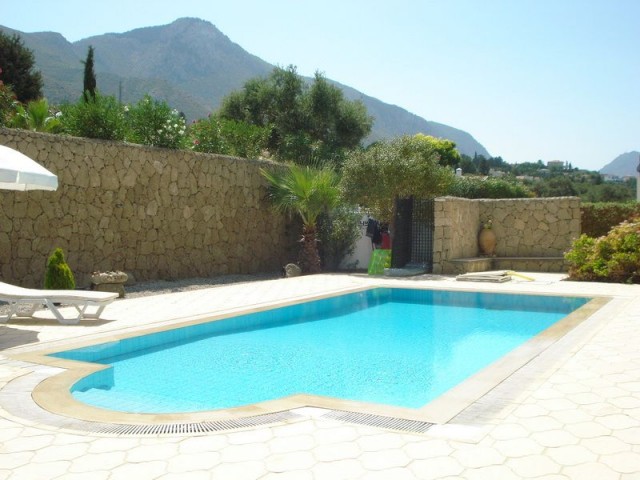 3 bedroom villa + swimming pool + fully furnished + central heating + white goods +  air conditioners and double plot size!