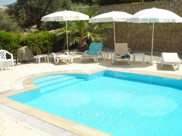 3 bedroom villa + swimming pool + fully furnished + central heating + white goods +  air conditioners and double plot size!