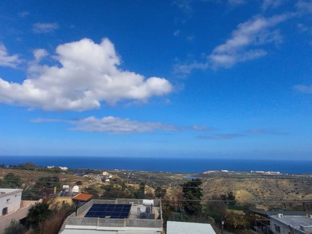 A spacious 3 bedroom apartment with stunning sea and mountain views