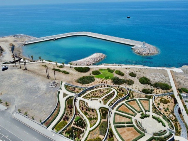 Moderne Wiederverkaufswohnung mit 2 Schlafzimmern + Gemeinschaftspool mit Meerblick + Zugang zum Meer + allen Annehmlichkeiten vor Ort