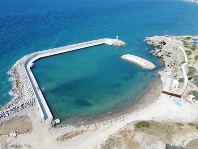 Moderne Wiederverkaufswohnung mit 2 Schlafzimmern + Gemeinschaftspool mit Meerblick + Zugang zum Meer + allen Annehmlichkeiten vor Ort