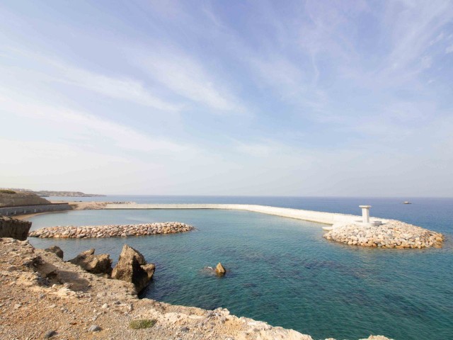 Moderne Wiederverkaufswohnung mit 2 Schlafzimmern + Gemeinschaftspool mit Meerblick + Zugang zum Meer + alle Einrichtungen vor Ort