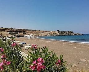 Rare opportunity to rent an amazing front line to the Sea - 2 bedroom fully furnished penthouse on this well maintained site + communal swimming pool + mountain views + walking distance to the beach.