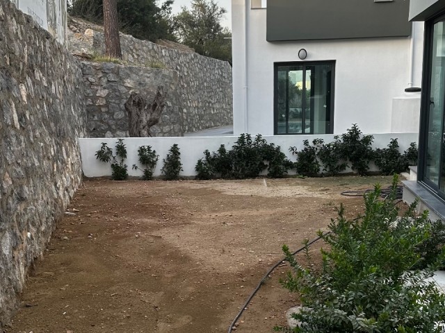 Luxuriöse und moderne 3+1 neue Villa mit Pool zum Verkauf in Ozanköy, Kyrenia