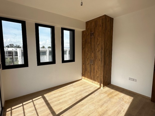 2+1 brandneue Wohnungen zum Verkauf mit türkischem Titel, geeignet für Investitionen in Küçük Kaymaklı, Nikosia