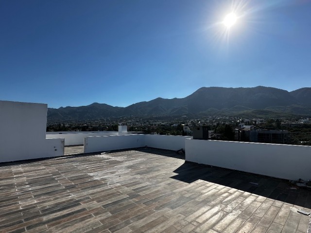 Wunderschönes luxuriöses 3+1-Penthouse mit privater Dachterrasse in Doğanköy, Kyrenia