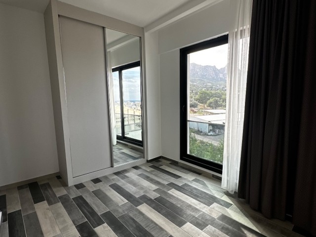 Girne Merkez'de Şahane Lüks Özel Çatı Teraslı Havuzlu 4+2 Penthouse