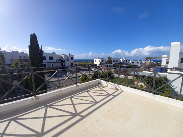 4 bedroom detached villa on a well maintained complex close to the sea + communal pool + gardens