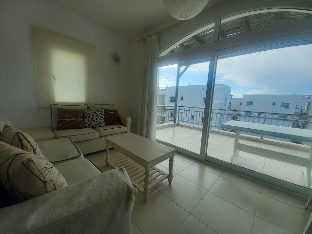 A nicely presented 2 bedroom penthouse apartment with fantastic sea views + communal pools (indoor heated & outdoor) + spa + gym + wellness centre + restaurant + sports centre