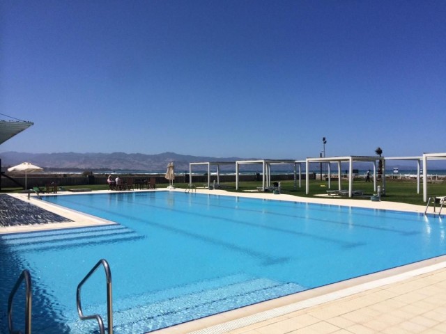 A nicely presented 2 bedroom penthouse apartment with fantastic sea views + communal pools (indoor heated & outdoor) + spa + gym + wellness centre + restaurant + sports centre