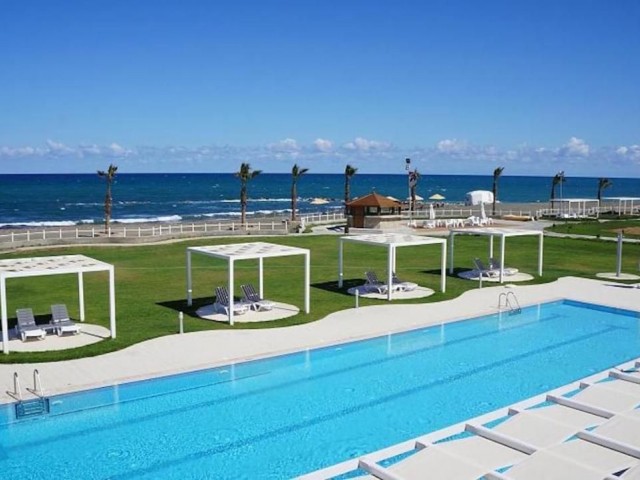 A nicely presented 2 bedroom penthouse apartment with fantastic sea views + communal pools (indoor h