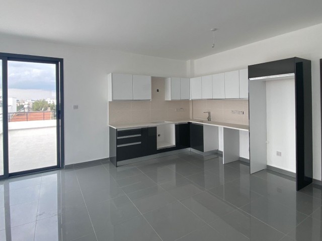 Neue 2+1 Penthouse-Wohnung zum Verkauf in Nikosia Kızılbaş