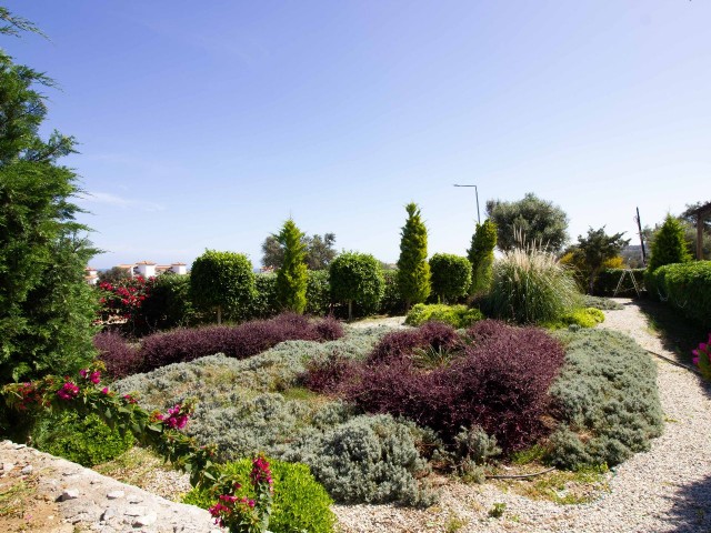 Villa mit 1 Schlafzimmer zu verkaufen + Gemeinschaftspool + Zentralheizungsinfrastruktur + Meer- und Bergblick