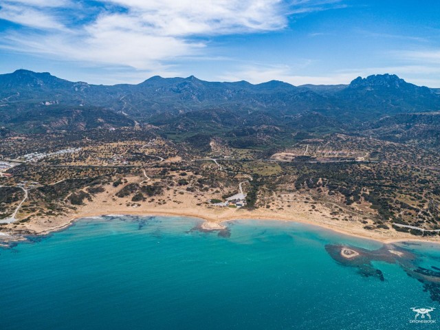 Luxuriöse Villa mit 3 Schlafzimmern im Herzen von Catalkoy, komplett möbliert – privater Pool – Gärten – Dachterrasse – Meer- und Bergblick – in der Nähe von Annehmlichkeiten