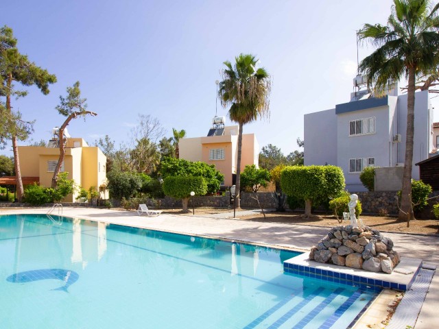 3 bedroom resale villa + swimming pool + air conditioning+ central heating