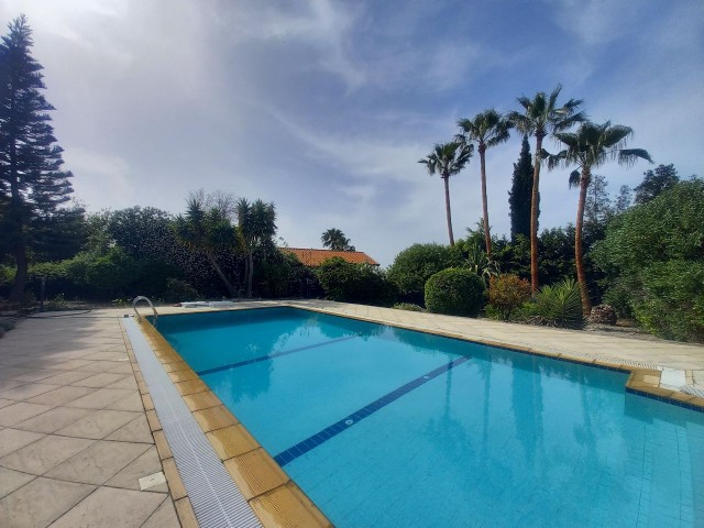 The Perfect Location - Spacious 200 m2 - 3 Bedroom Villa + Private Pool + Stunning Sea Views in the Cypriot Village of Lapta (Kyrenia)