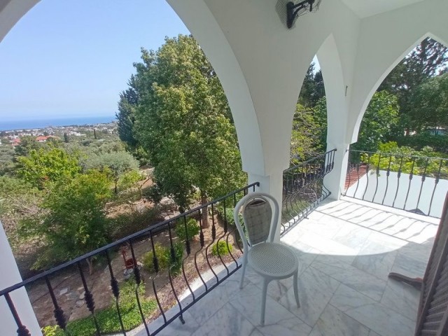 4-bedroom resale villa + 10m2 x 5m2 heated swimming pool + fully furnished + gym + snooker game room + wine cellar + storage room + double garage + bar near the pool + uninterrupted sea and mountain views + Pre-74 Turkish title deed in the owner’s name, VAT paid