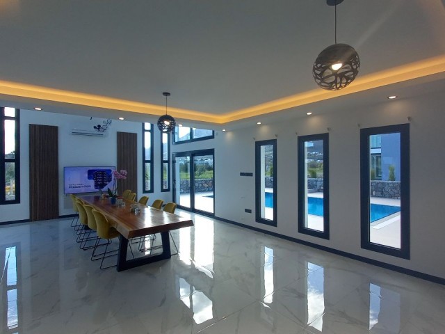 3 Bedroom Luxury and Modern Seafront Villa In Karşıyaka