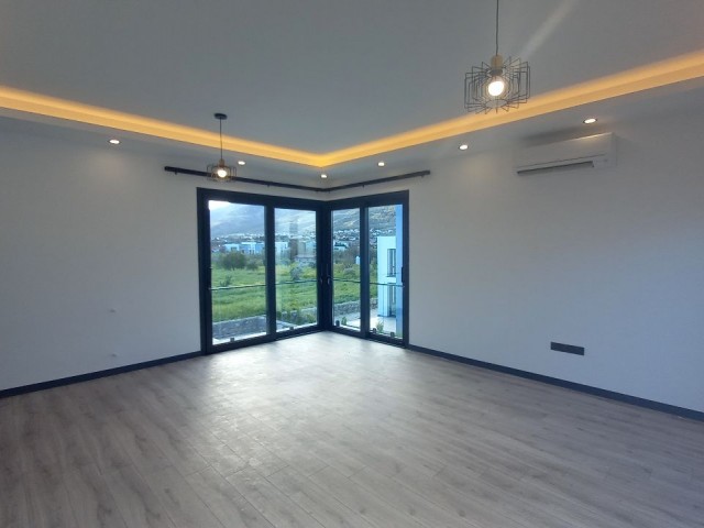 3+1 luxuriöse und moderne Villa am Meer zum Verkauf in Karşıyaka